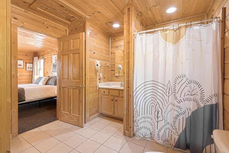 Movie Theater Hot Tub View Mountain Escape Vila Gatlinburg Exterior foto